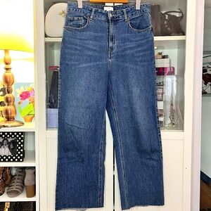 H&M Medium Blue Wash Slightly Cropped Jeans Size 10